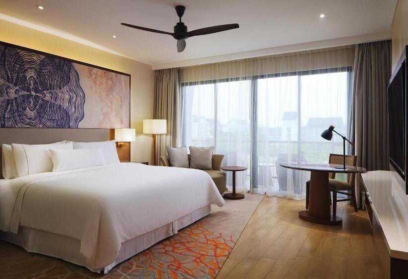 غرفة قياسية سرير كينج, The Westin Desaru Coast Resort