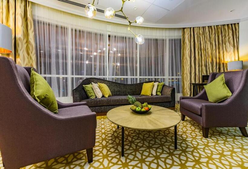 سوییت اجرایی, Time Rako