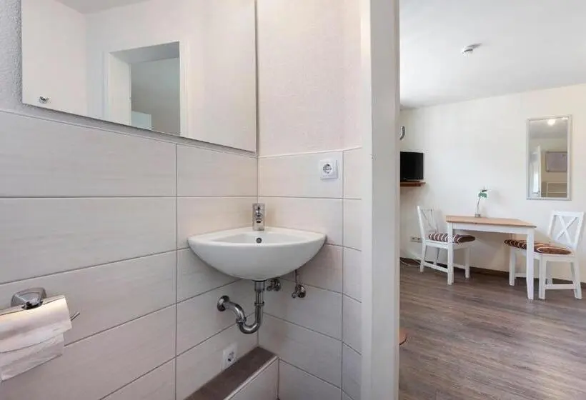 Standard-huone, Ins Fischernetz