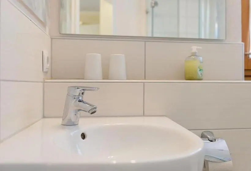 Deluxe-huone, Ins Fischernetz