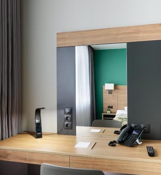 Superior room with lake view, Favor Park