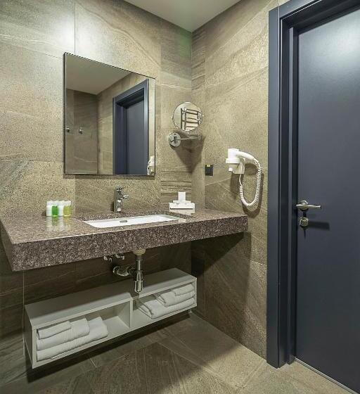 سوییت, Favor Park