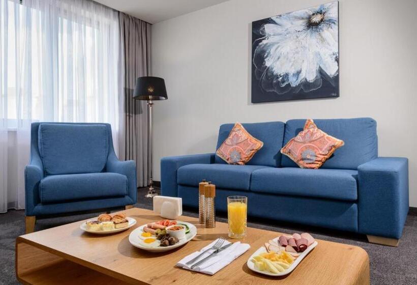 سوییت, Favor Park