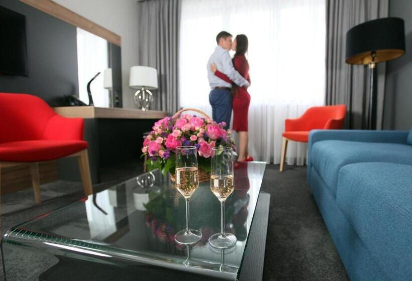 سوییت, Favor Park