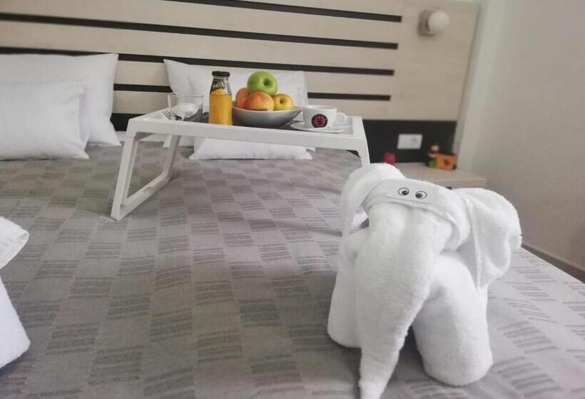 اتاق استاندارد سه نفره, Garni Hotel 11tica Dm