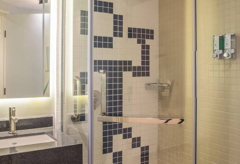 高级大房间, One Tijuana Otay