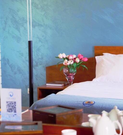 اتاق لوکس با بالکن, Rabiya Marine