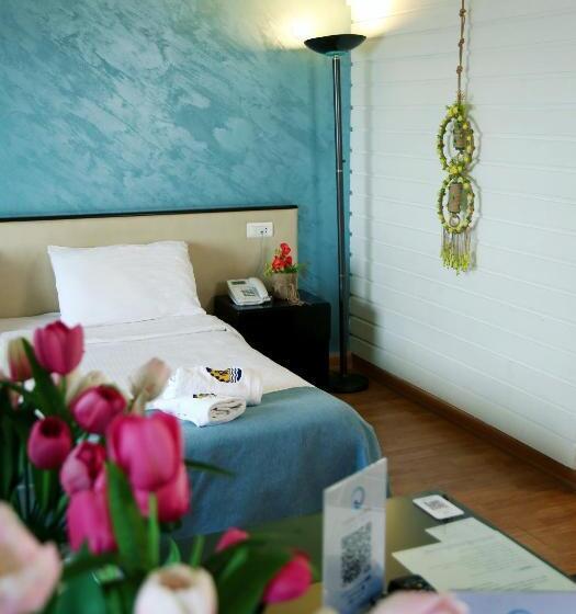 اتاق لوکس با بالکن, Rabiya Marine