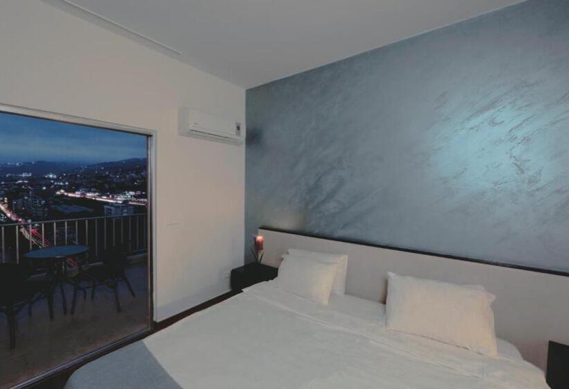 اتاق لوکس با بالکن, Rabiya Marine