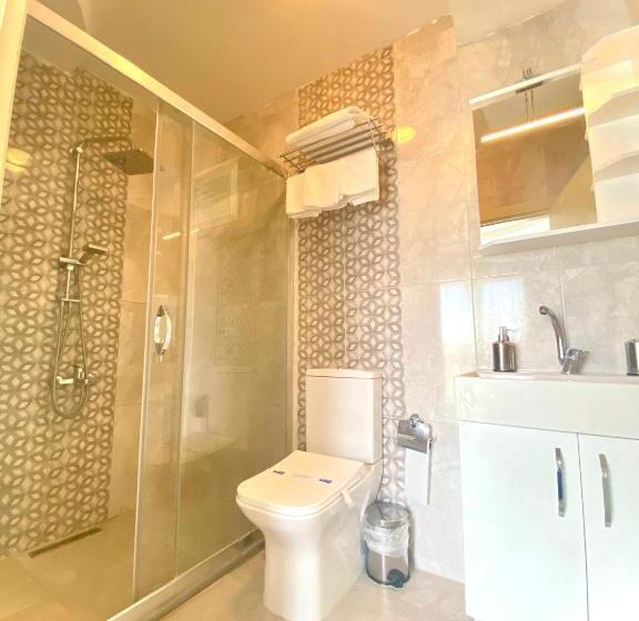 ジュニアスイート, Udi