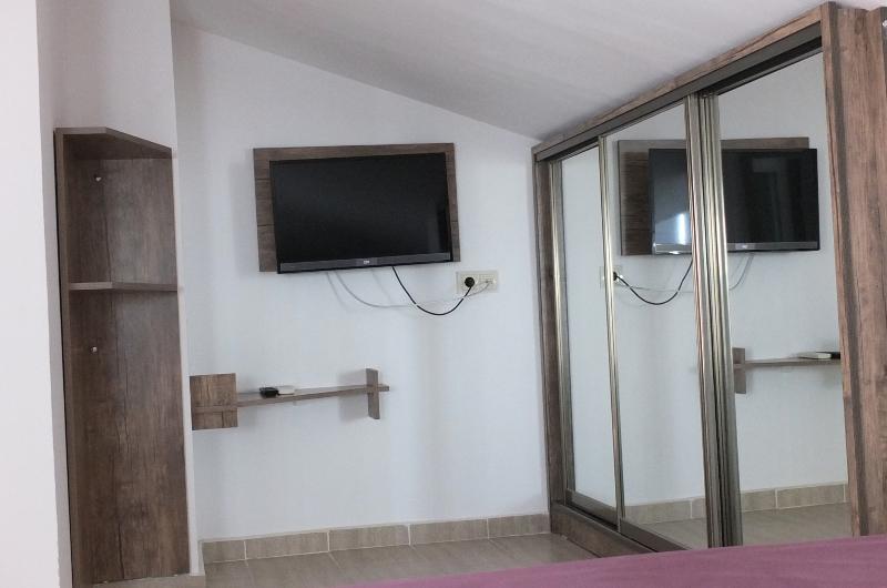 テラス付きスタンダードルーム, Udi