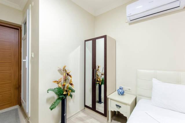 اتاق اکونومی یک تخته, Agora Park