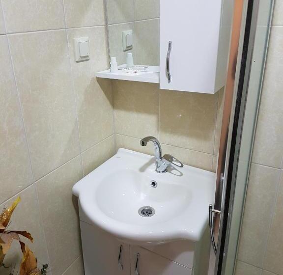 اتاق لوکس سه تخته, Agora Park