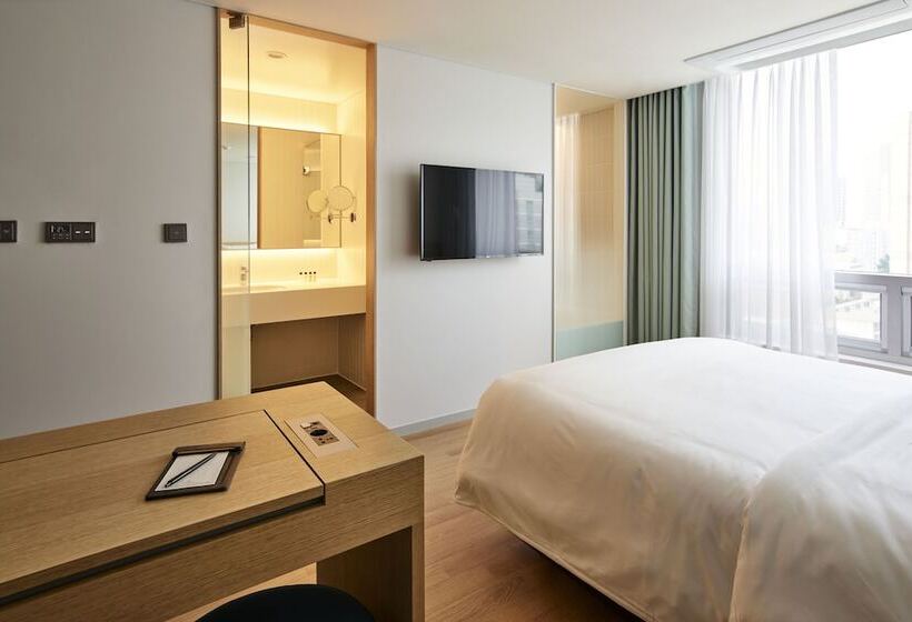 Quarto superior, Newv