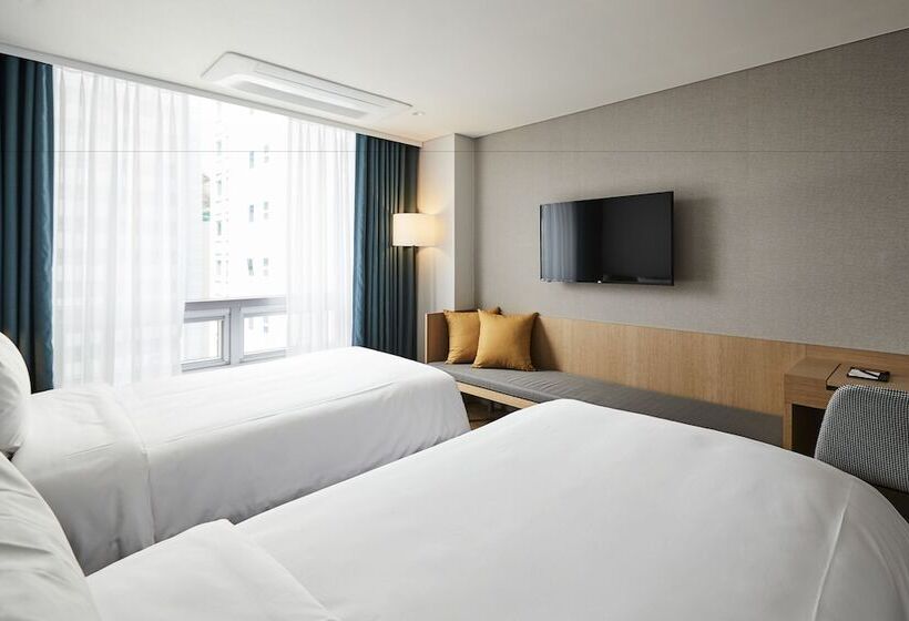 Quarto superior, Newv