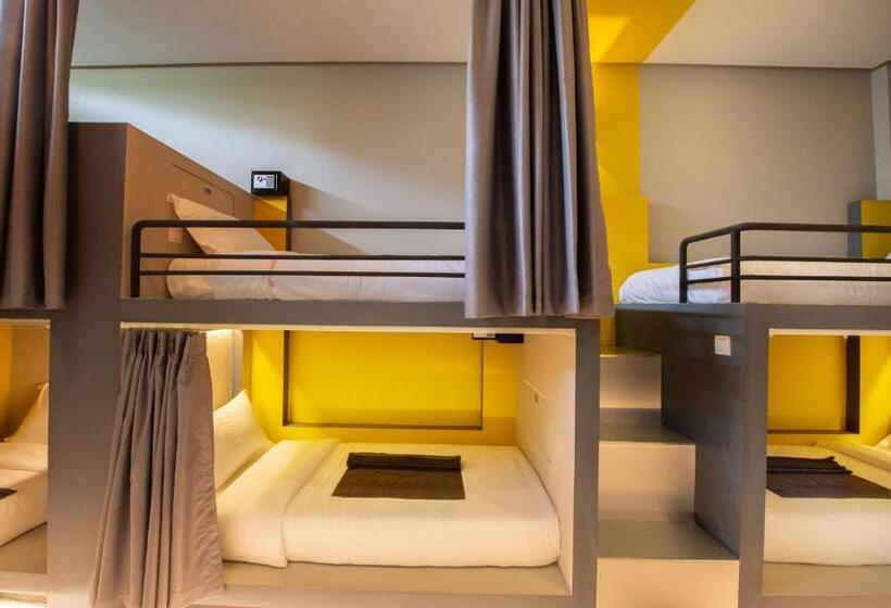 ルームシェアのワンベッド, The Twizt   Lifestyle Hostel &
