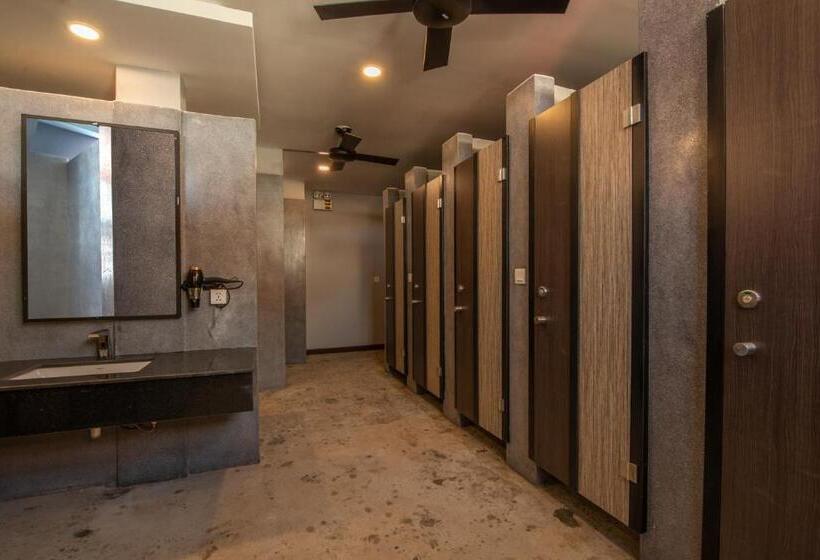 اتاق استاندارد یک تخته با سرویس بهداشتی مشترک, The Twizt   Lifestyle Hostel &