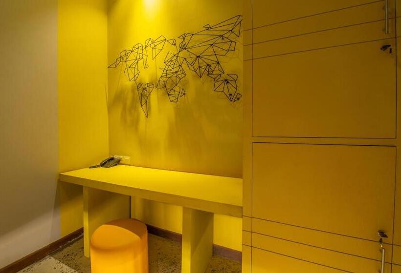 اتاق استاندارد با سرویس بهداشتی مشترک, The Twizt   Lifestyle Hostel &