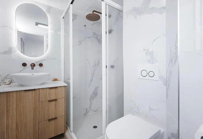 شقة ديلوكس غرفتين نوم مطلة على البحر, Olympus Beachfront Apartments