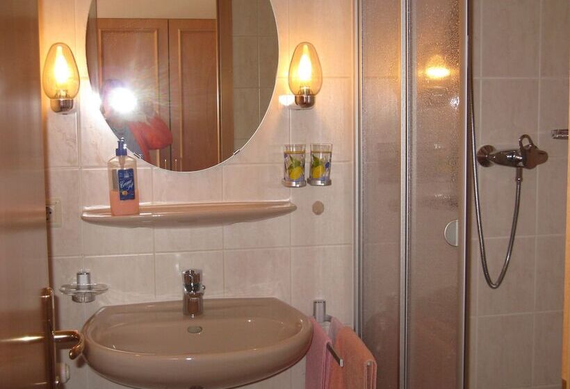 غرفة قياسية ثلاثية, Alpenhotel Allgäu