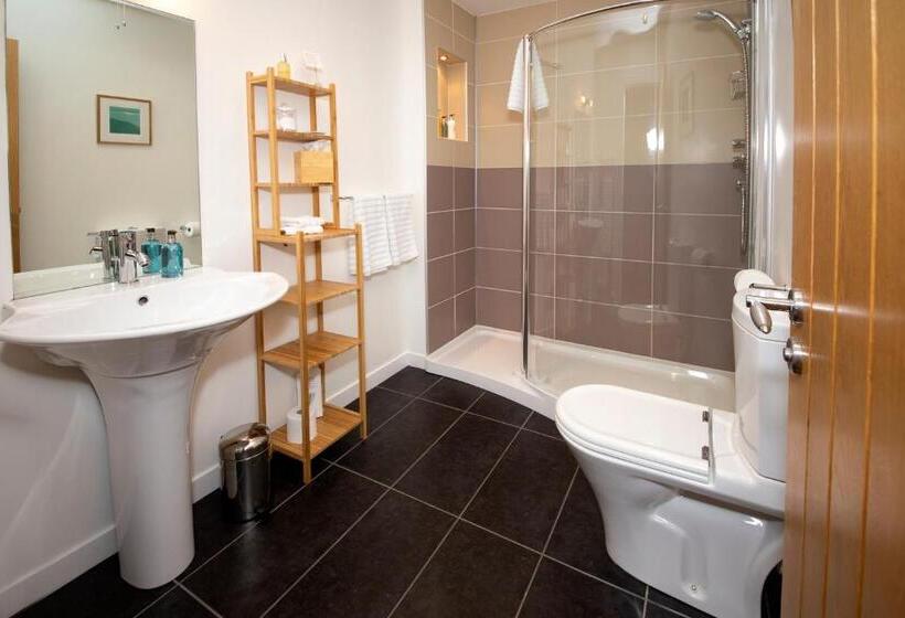 スタンダードルーム, Broad Bay House