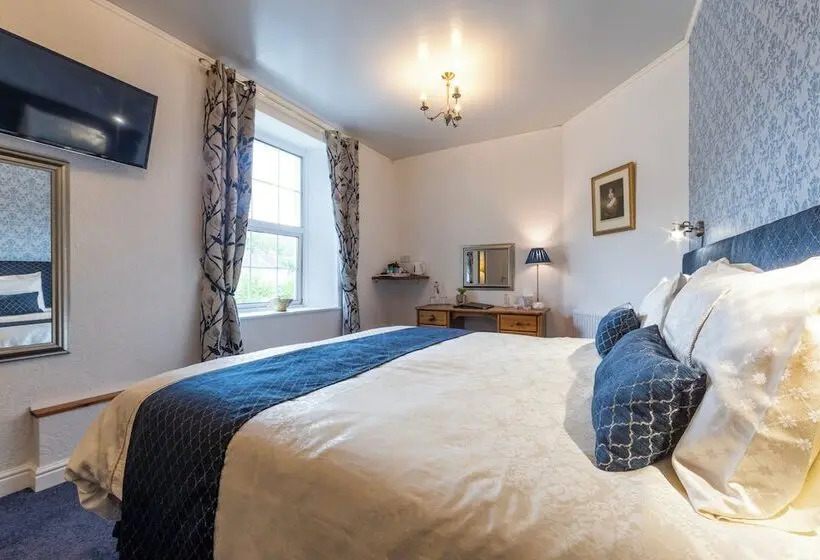Superior Kolmen Hengen Huone, Edale House B&b