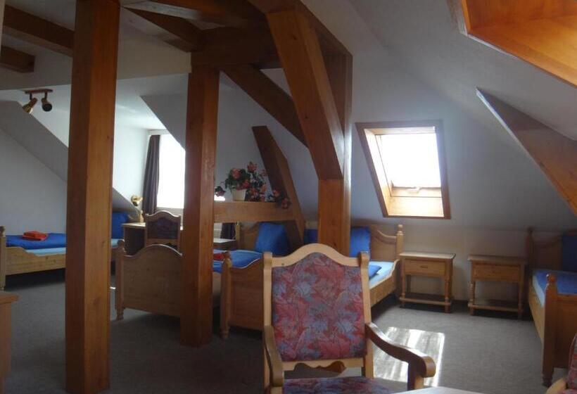 اتاق استاندارد چهار تخته, Gasthof Zur Schweiz