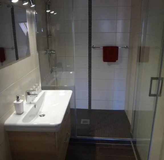 スタンダード４人部屋, Gasthof Zur Schweiz