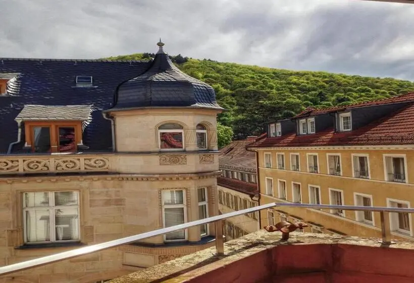 سوئیت با چشم‌انداز, The Dubliner Hotel & Irish Pub
