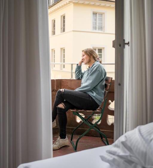 Classic room with balcony, The Dubliner Hotel & Irish Pub