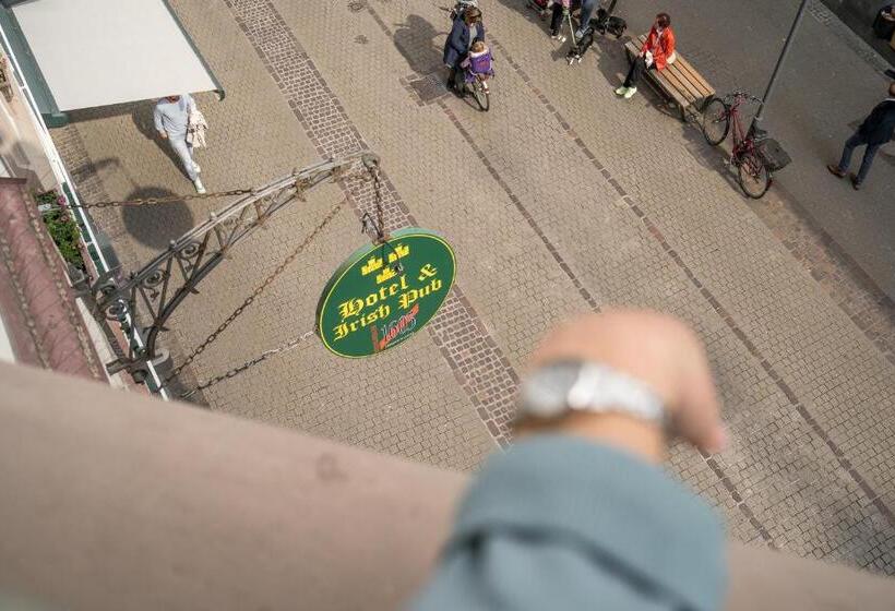 Classic room with balcony, The Dubliner Hotel & Irish Pub