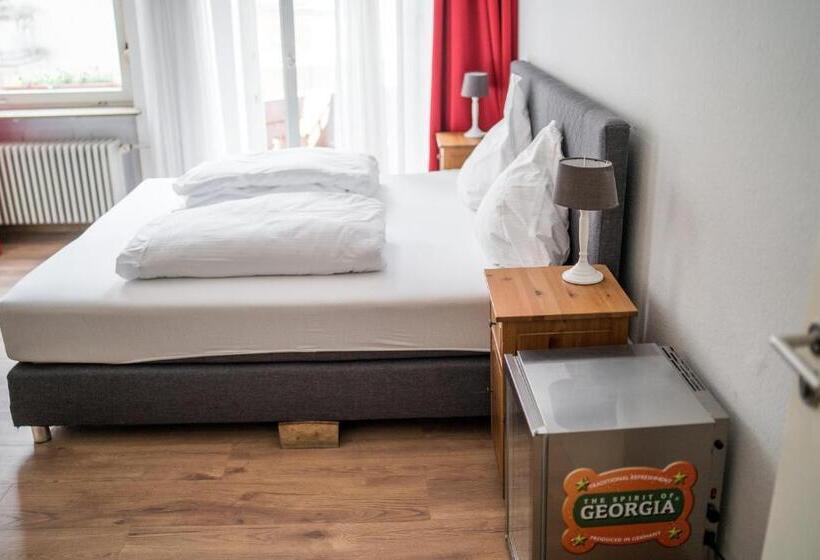 Classic room with balcony, The Dubliner Hotel & Irish Pub