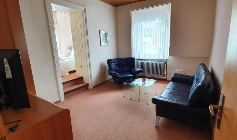 سوییت جونیور, Zur Schönen Aussicht