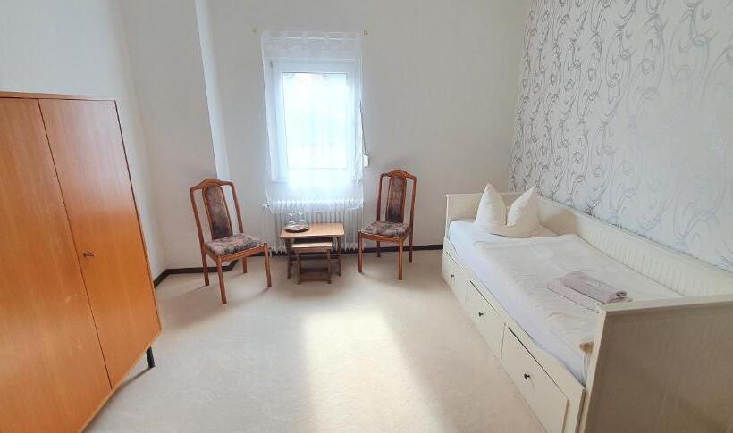 ファミリールーム, Zur Schönen Aussicht