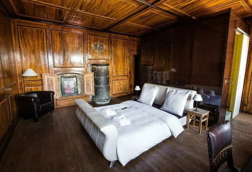 スイート, La Grande Maison