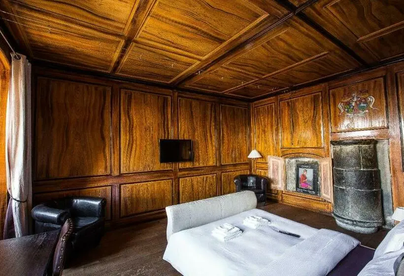 スイート, La Grande Maison