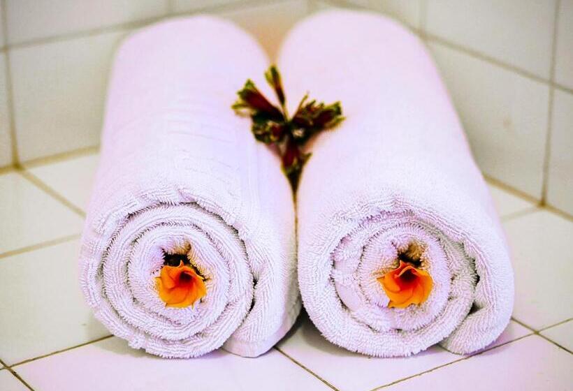 اتاق لوکس, Rift Valley Hills Resort