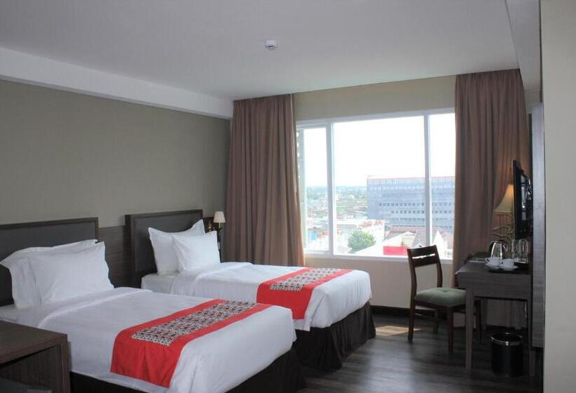 Номер Deluxe, Swiss Belhotel Pangkalpinang