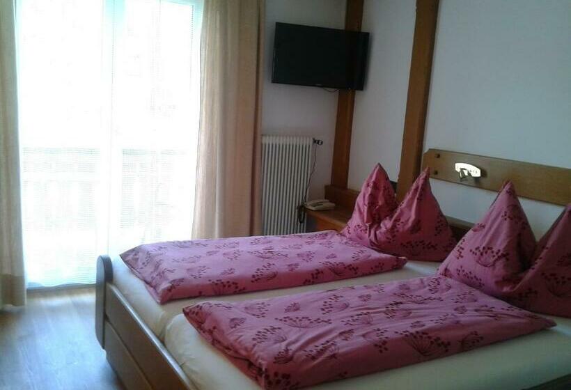 اتاق استاندارد, Frühstückspension Wagrain Viktoria Flasch