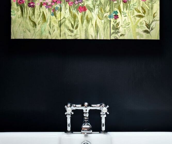 סוויטה משפחתית, The Westleton Crown