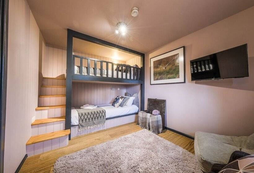 סוויטה משפחתית, The Westleton Crown