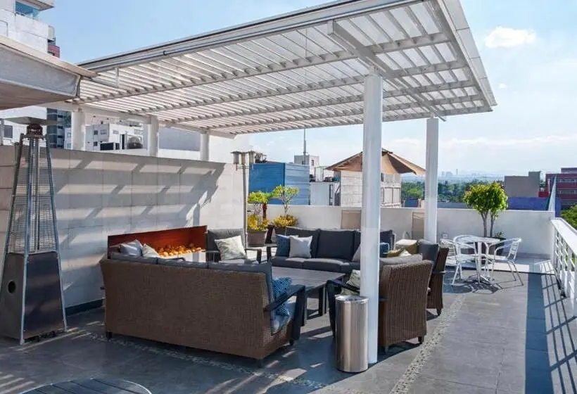 スタンダードルーム, Lombardo Suites