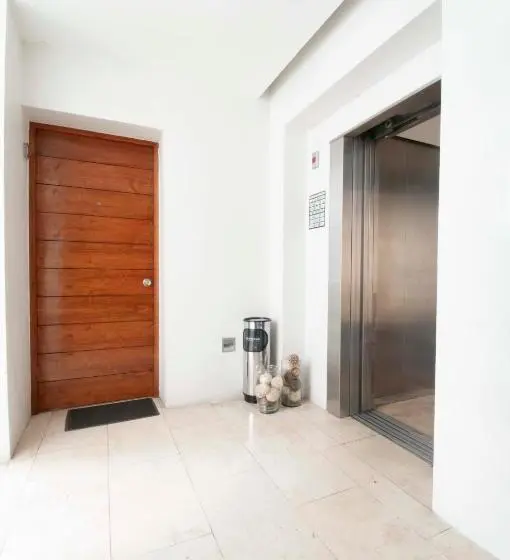 スタンダードルーム, Lombardo Suites
