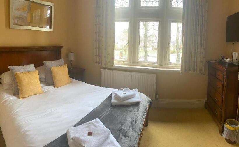 ベーシックルーム, Barringtons