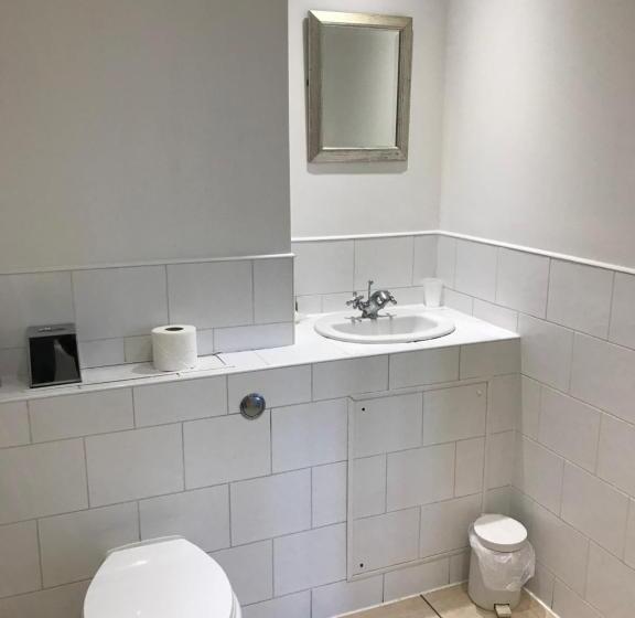 디럭스 룸, Barringtons