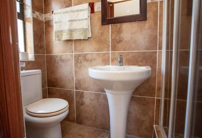 חדר אקזקיוטיב, Dolphin Dance Lodge