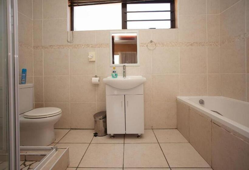 חדר אקזקיוטיב, Dolphin Dance Lodge