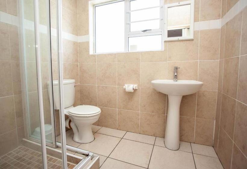 דירת שלושה חדרים, Dolphin Dance Lodge