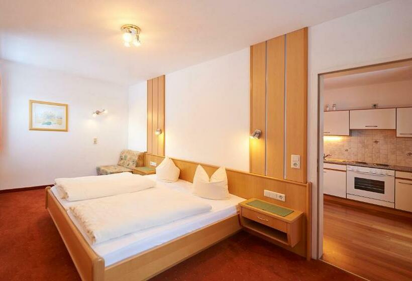 דירת משפחה, Gästehaus Emmi