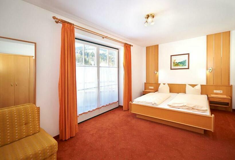 דירת משפחה, Gästehaus Emmi